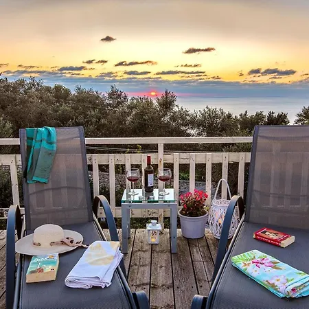 Prázdninový dům Sunset Traditional By Konnect Paxos